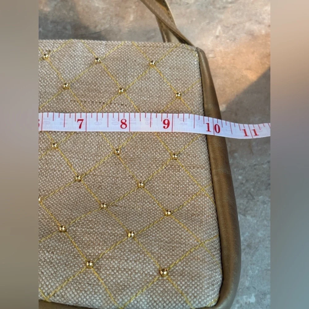 Vintage Warren Reed shoulder bag with gold bead accents in excellent condition!